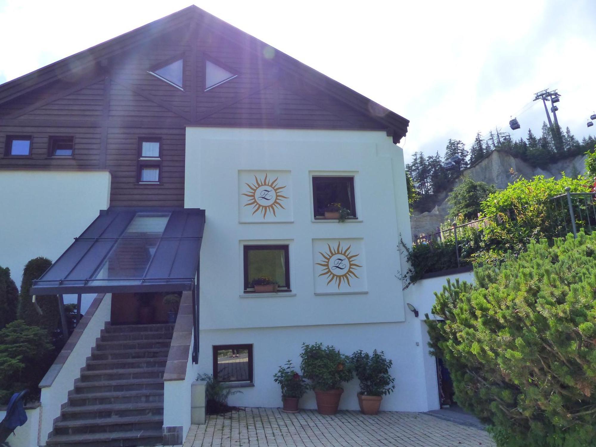 Hotel Garni Zerzer Серфаус Экстерьер фото