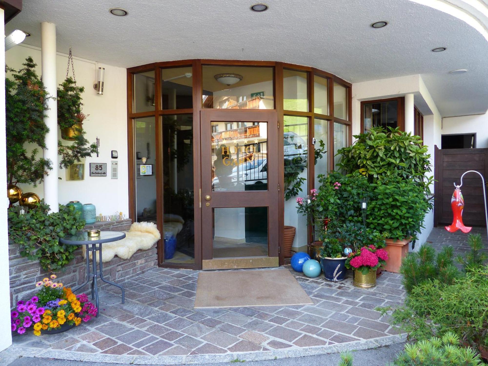 Hotel Garni Zerzer Серфаус Экстерьер фото