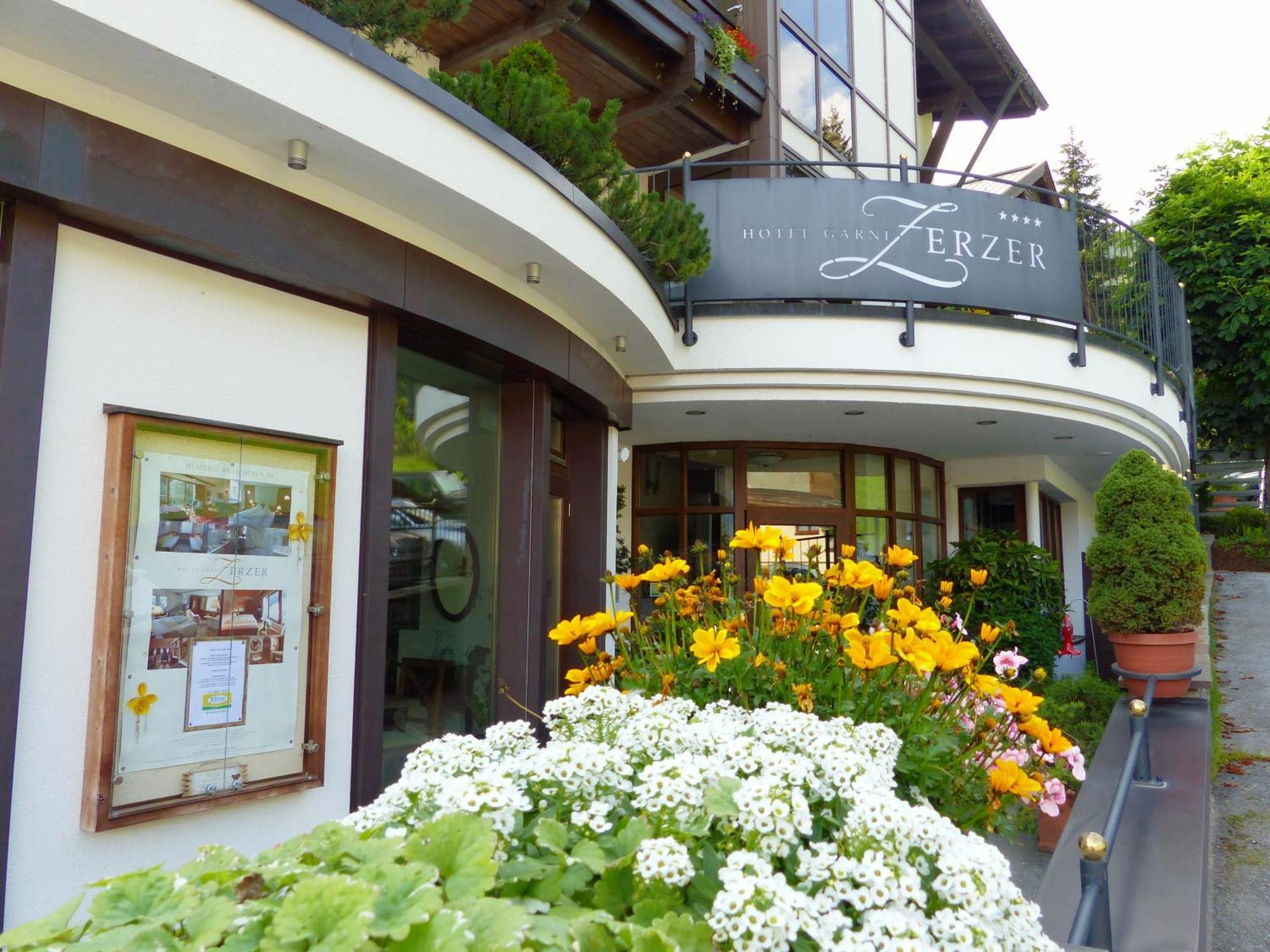 Hotel Garni Zerzer Серфаус Экстерьер фото