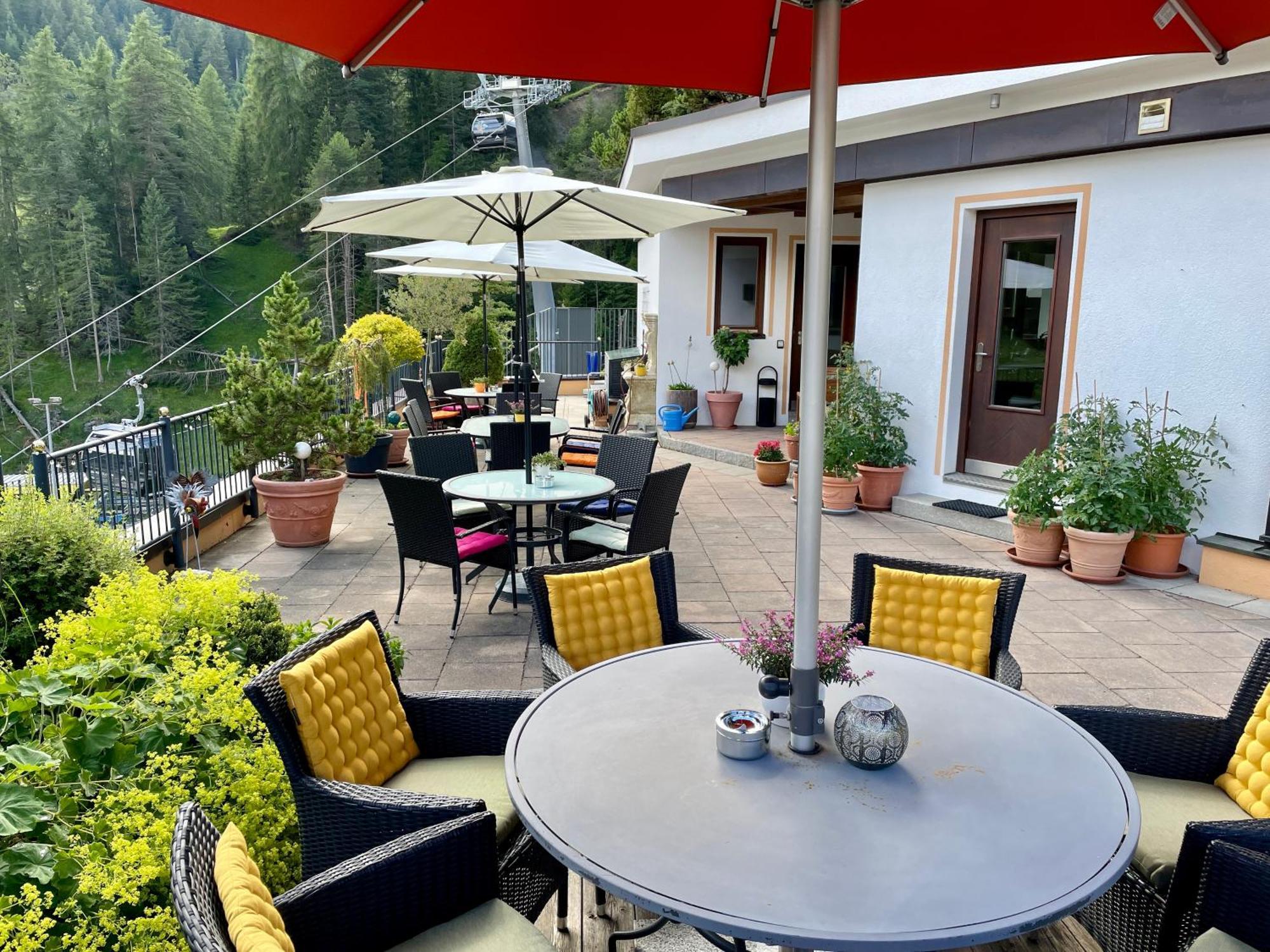 Hotel Garni Zerzer Серфаус Экстерьер фото