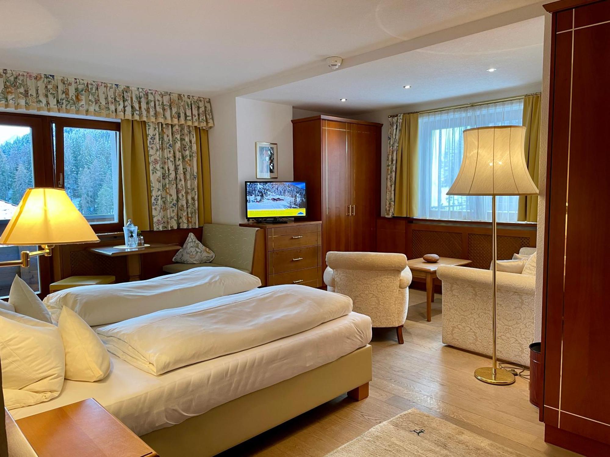Hotel Garni Zerzer Серфаус Экстерьер фото