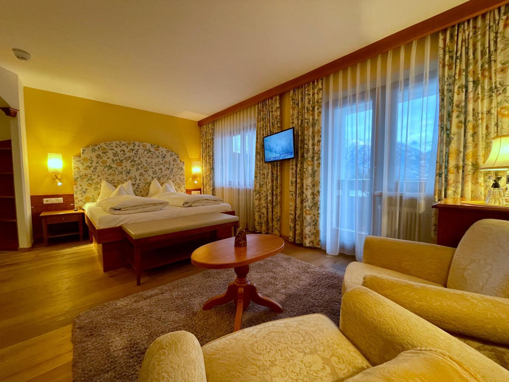 Hotel Garni Zerzer Серфаус Экстерьер фото
