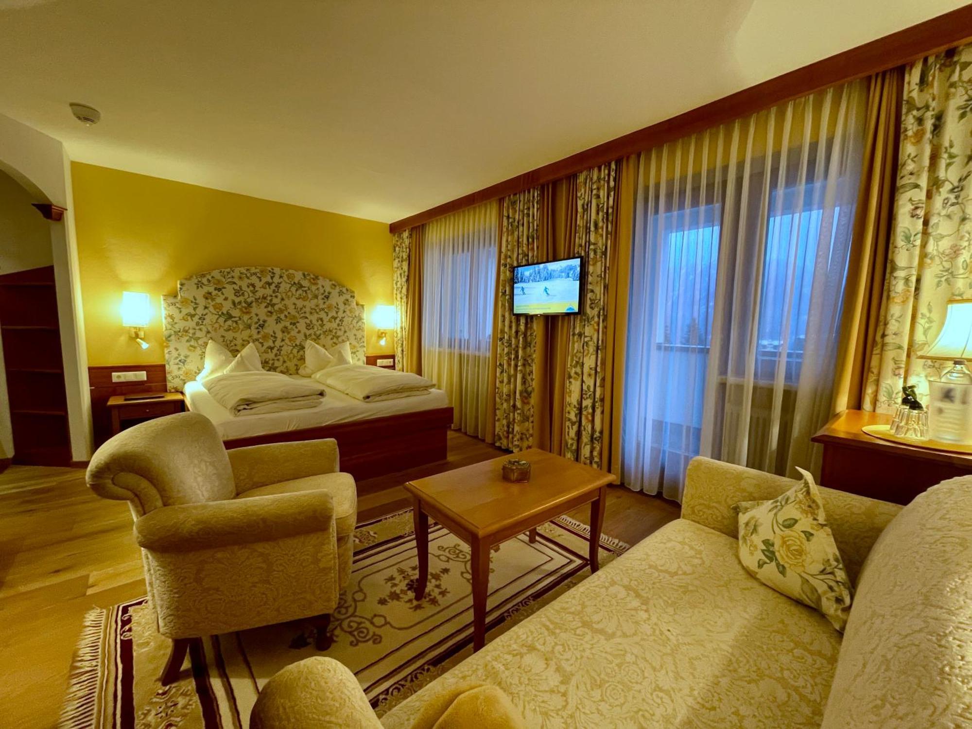 Hotel Garni Zerzer Серфаус Экстерьер фото